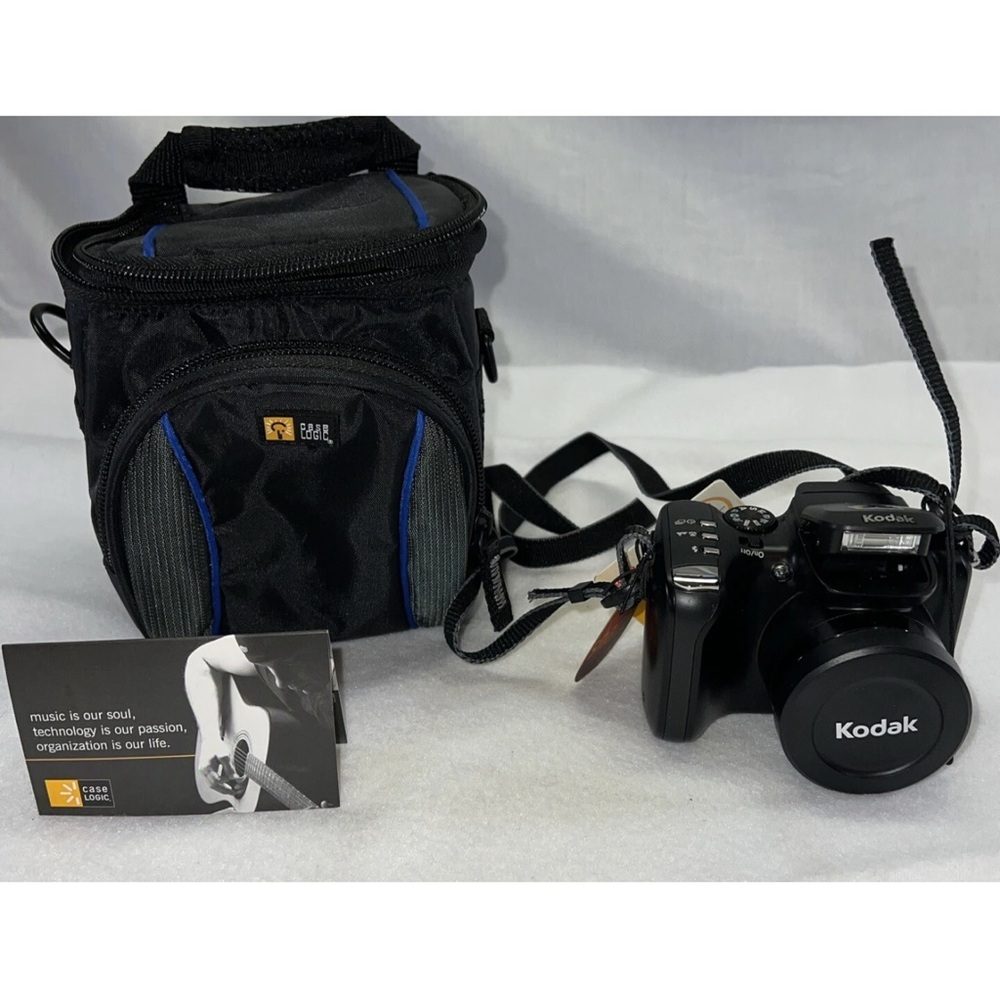 Kodak EasyShare Z712 IS 7.1MP Digital Cameral Black w/ Case Logic Bag & Strap